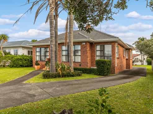 401 Lake Road, Takapuna