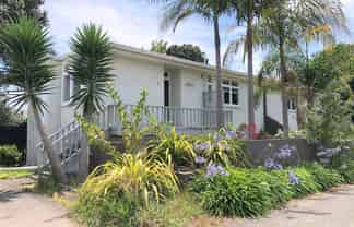 8/4 William Avenue, Greenlane