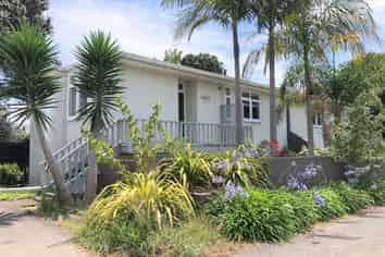 8/4 William Avenue, Greenlane