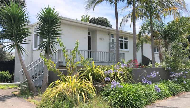 8/4 William Avenue, Greenlane