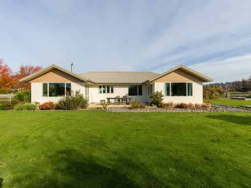 233 Westdale Road, Redwood Valley