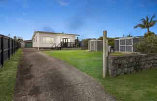 14 Airdrie Road, Ranui