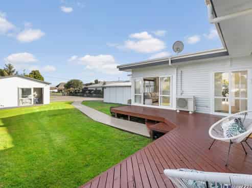 14 Puriri Road, Beachlands