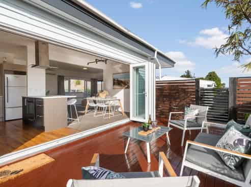 14 Puriri Road, Beachlands