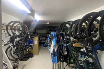 691sqm industrial premises - Mt Wellington