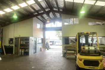 Immaculate industrial premises - 362sqm