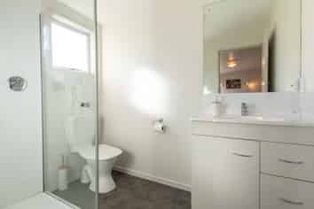 6 Shelswell Street, Westport