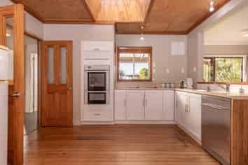 6 Shelswell Street, Westport