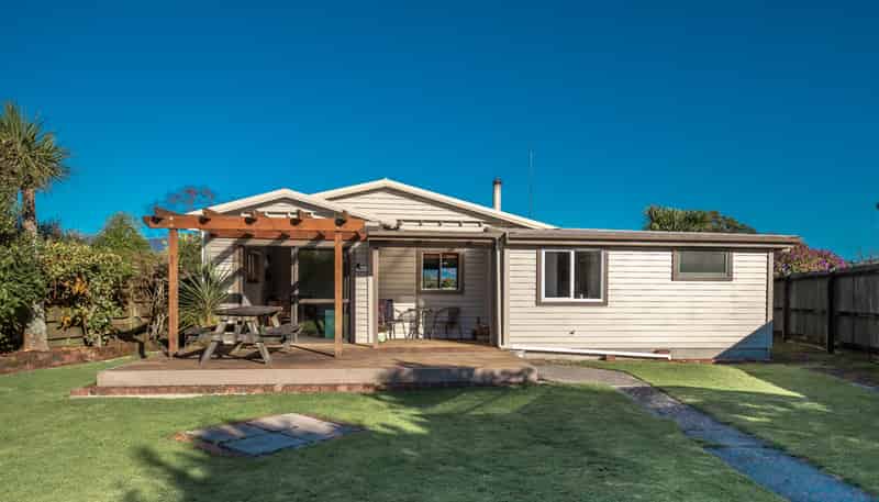 6 Shelswell Street, Westport