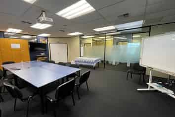 FRINGE OFFICE WITH VIEWS