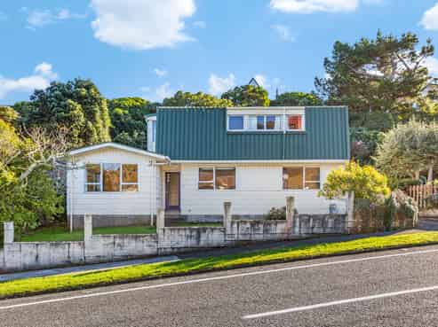 57 Gloaming Hill, Titahi Bay