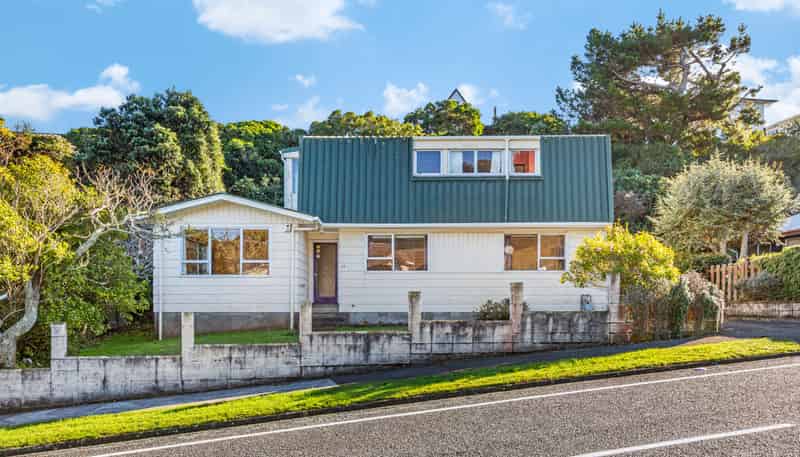 57 Gloaming Hill, Titahi Bay