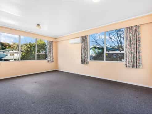 57 Gloaming Hill, Titahi Bay