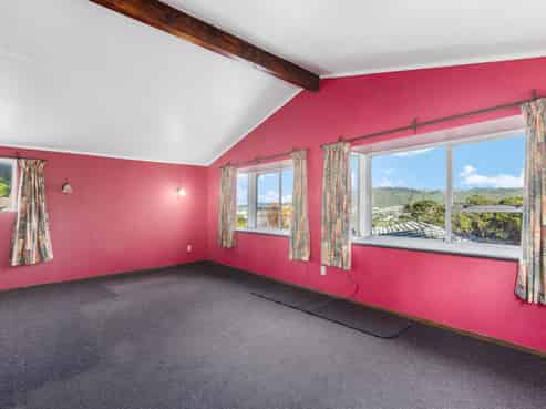 57 Gloaming Hill, Titahi Bay