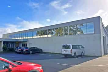 691M² PENROSE ROAD INDUSTRIAL WAREHOUSE
