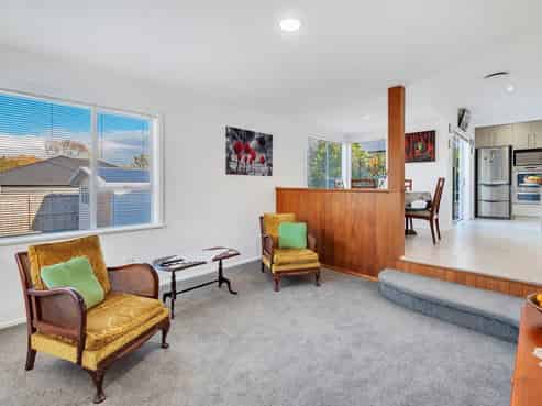 9 Woodside Road, Massey