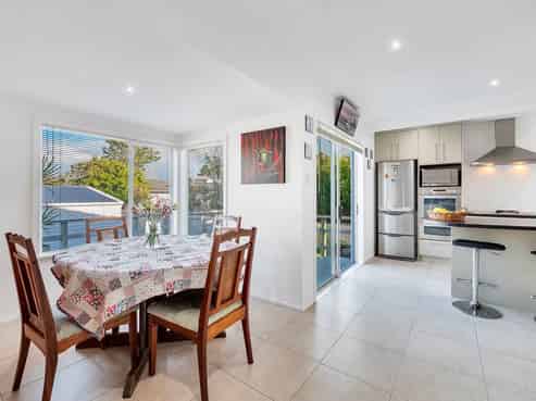 9 Woodside Road, Massey