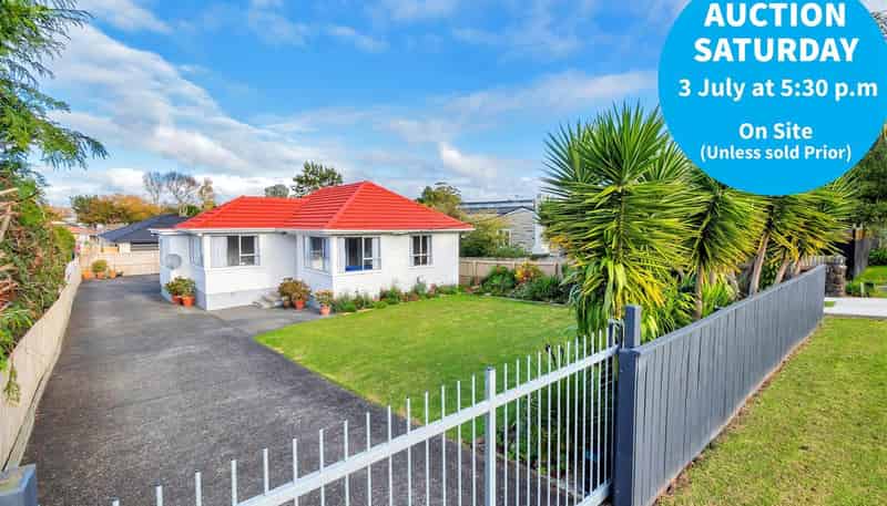 9 Woodside Road, Massey