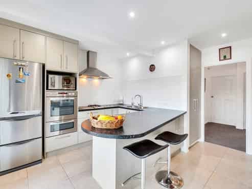 9 Woodside Road, Massey