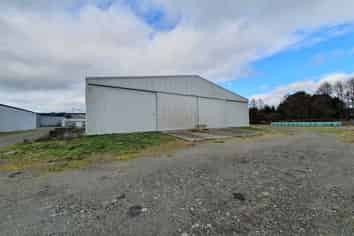 Impressive industrial in Broadlands