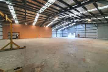 Impressive industrial in Broadlands