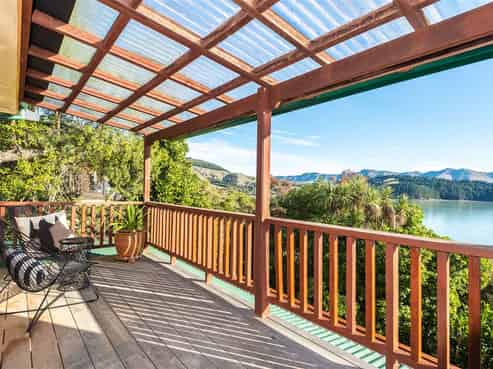 8 Ngaio Lane, Charteris Bay
