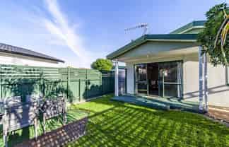 2/7 Riverbend Road, Onekawa