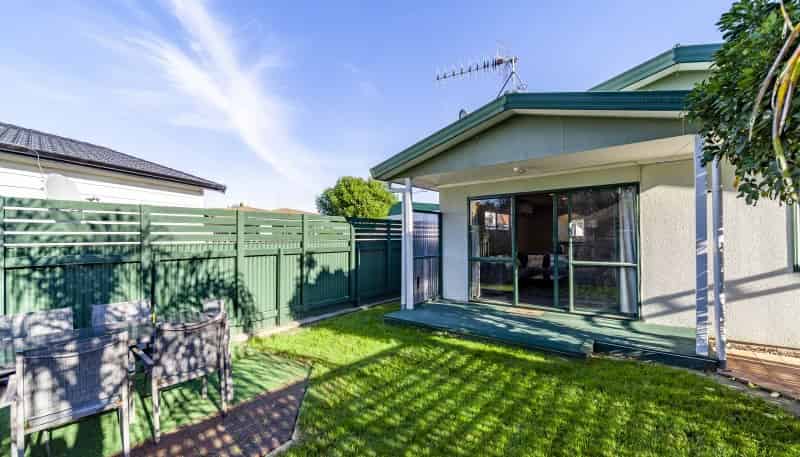 2/7 Riverbend Road, Onekawa