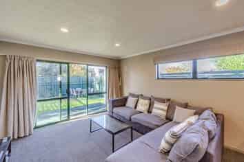 2/7 Riverbend Road, Onekawa