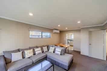 2/7 Riverbend Road, Onekawa