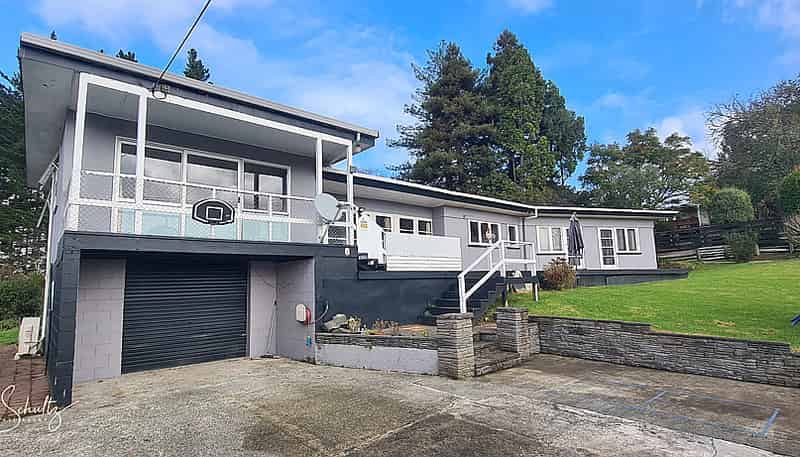 6 View Street, Maungaturoto