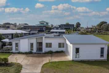 592 Waterways Parade, Pauanui