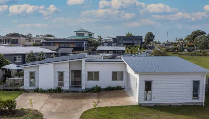 592 Waterways Parade, Pauanui