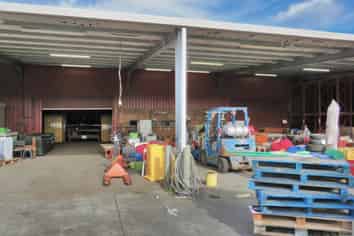 WAREHOUSING / PROCESSING WITH LARGE YARD