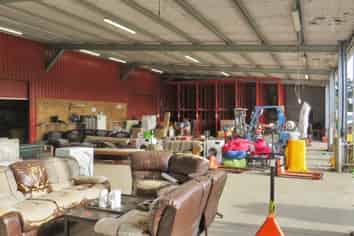 WAREHOUSING / PROCESSING WITH LARGE YARD