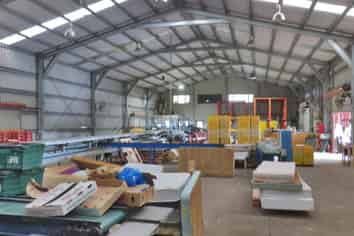 WAREHOUSING / PROCESSING WITH LARGE YARD