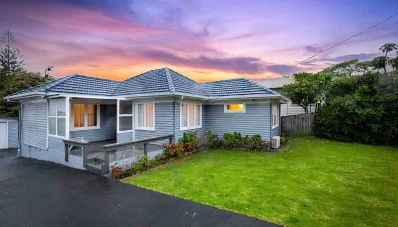 58 Royal Road, Massey