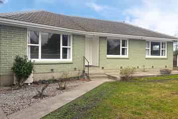 86 Crofton Road, Harewood