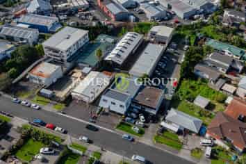 Rare Mt Wellington Workshop & Yard