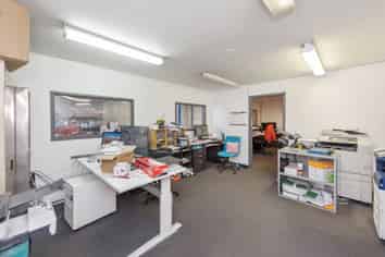 PREMIUM INDUSTRIAL INVESTMENT