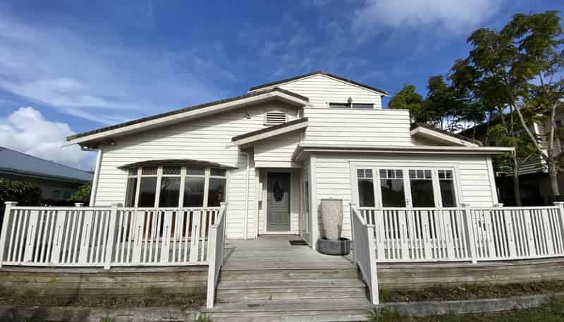 6 Riro Street, Point Chevalier