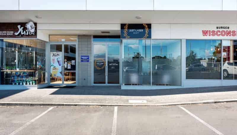 2/301 Lincoln Road, Henderson