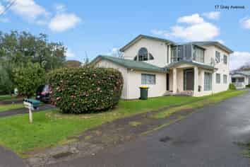 17 Gray Avenue, Mangere East
