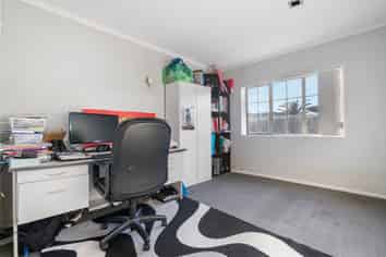 17 Gray Avenue, Mangere East