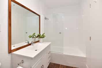 2/33 Fields Parade, Oteha