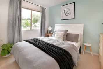 2/33 Fields Parade, Oteha