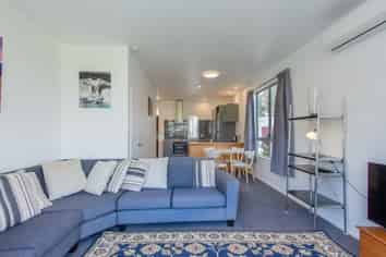 11/1420 Hamurana Road, Mourea