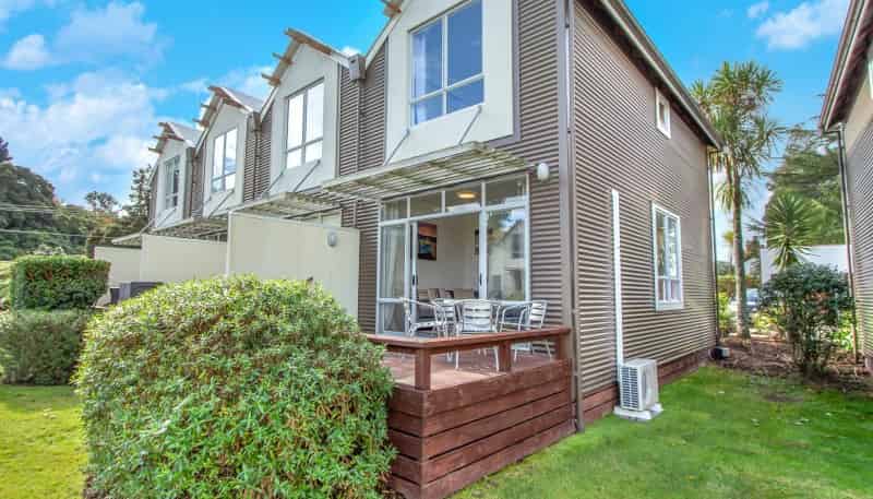 11/1420 Hamurana Road, Mourea