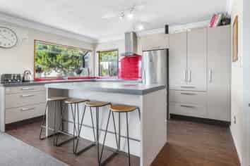 84 Ayton Drive, Whitby