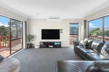 84 Ayton Drive, Whitby